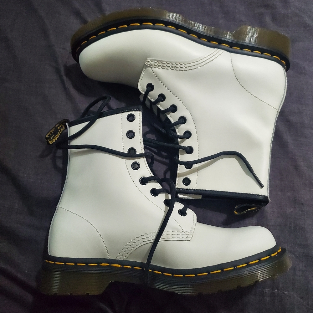 Brand new 1460 white Dr. Martens